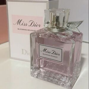 Dior Miss Dior Blooming Bouquet in Pink and White